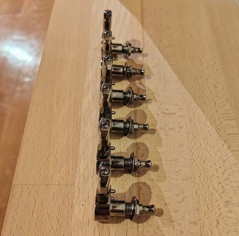 Stratocaster Hardtail Bridge + Standard Tuners Gunmetal