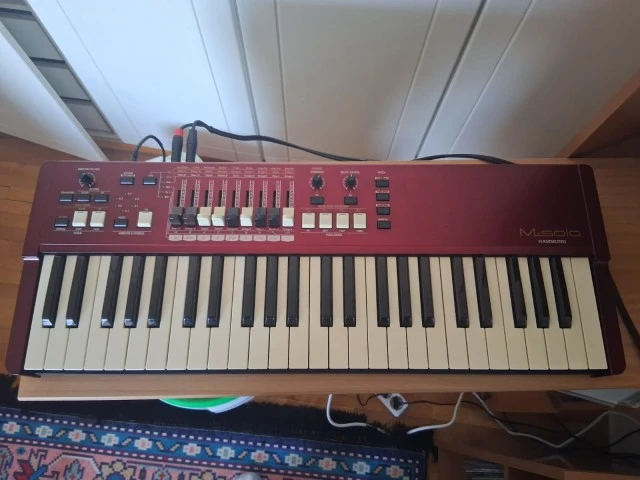 Hammond M-solo Burgundy