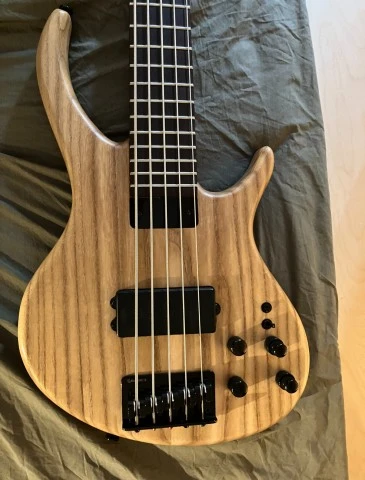 Tobias Growler V Bass