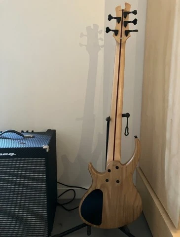 Tobias Growler V Bass