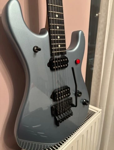 EVH 5150 Series Standard - Ice Blue Meta