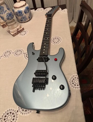 EVH 5150 Series Standard - Ice Blue Meta