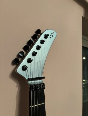 EVH 5150 Series Standard - Ice Blue Meta