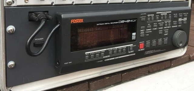Fostex D2424 LV με δεύτερο σκληρό δίσκο 