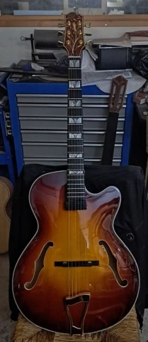 Archtop jazz κιθάρα 