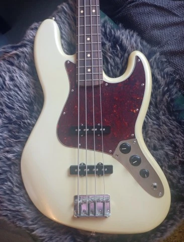 Fender Jazz Bass LMTD