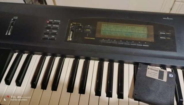 Korg 01 w 