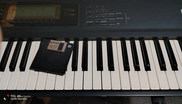 Korg 01 w 