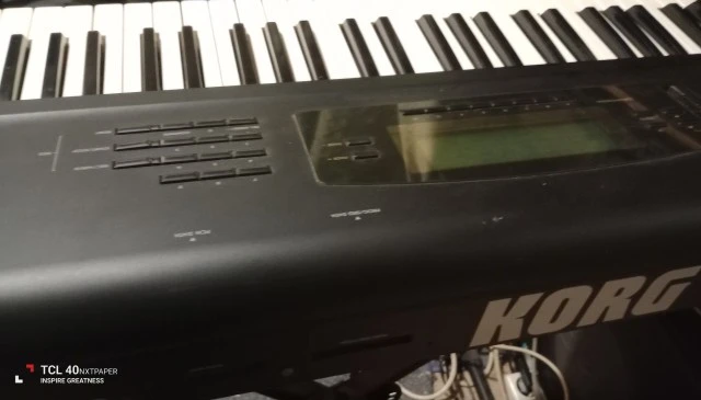 Korg 01 w 