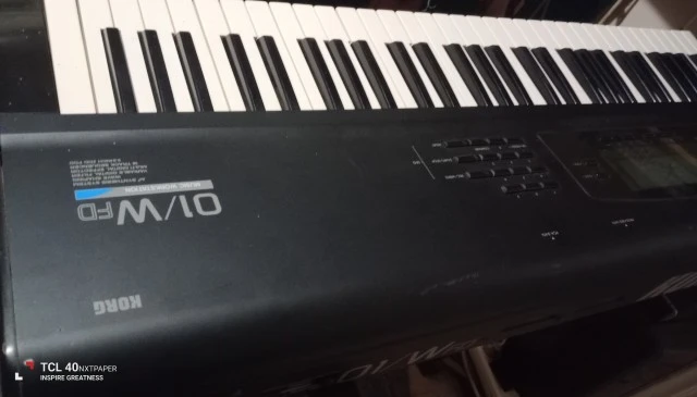 Korg 01 w 