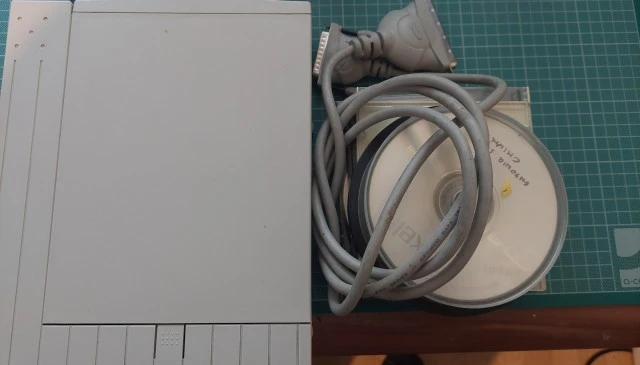 Plextor 40x external Scsi CD-ROM drive