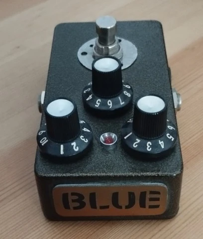Blue pedals booster 