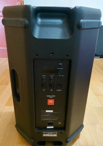 JBL EON 715