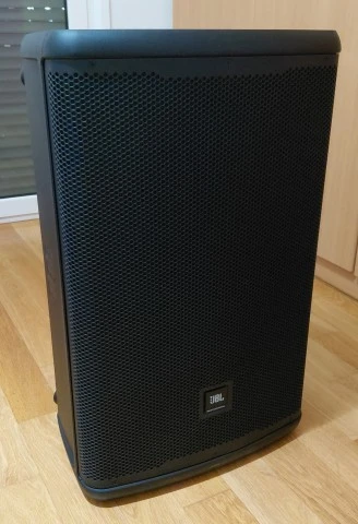 JBL EON 715
