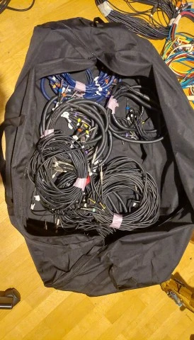 Πακέτο 180+ καλώδια patchbay &amp; 6 mul