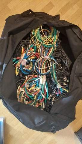 Πακέτο 180+ καλώδια patchbay & 6 mul