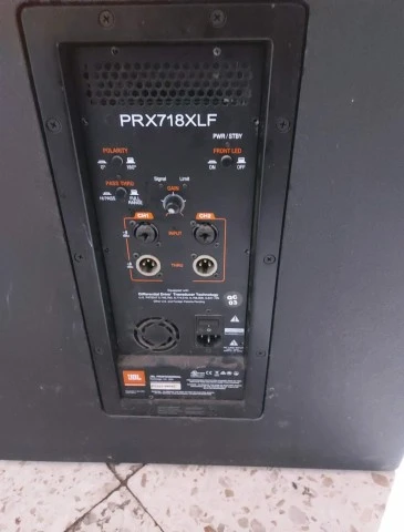 Ψάχνω για αυτό το μοντέλο jbl prx718xlf,