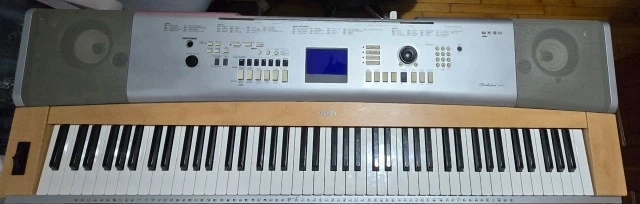 Yamaha DGX-630