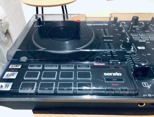 Numark Mixtrack Platinum FX + Decksaver 