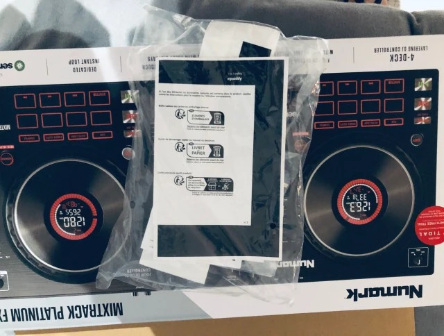 Numark Mixtrack Platinum FX + Decksaver 