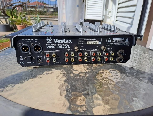 Μίκτης Vestax VMC 004XL