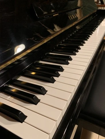 Όρθιο Πιάνο Yamaha U1H