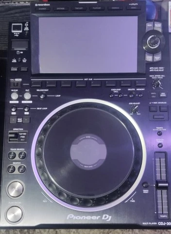 2x Pioneer CDJ-3000