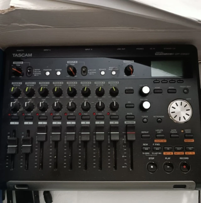 Tascam dp03sd πολύκανάλος ψηφιακός εγγρα