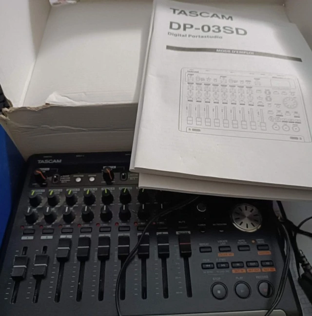 Tascam dp03sd πολύκανάλος ψηφιακός εγγρα