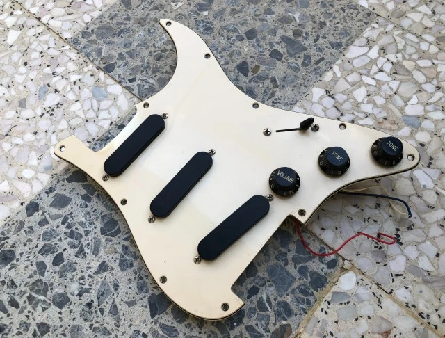 Squier Pickguard Loaded