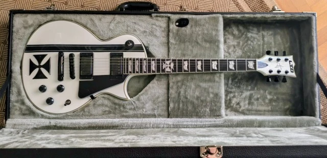 ESP LTD Iron Cross Snow White 2025 (KORE