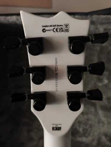ESP LTD Iron Cross Snow White 2025 (KORE