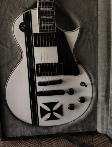 ESP LTD Iron Cross Snow White 2025 (KORE
