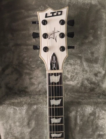ESP LTD Iron Cross Snow White 2025 (KORE