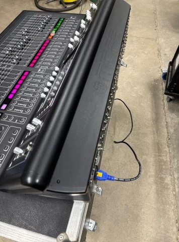 Midas M32 mixing console