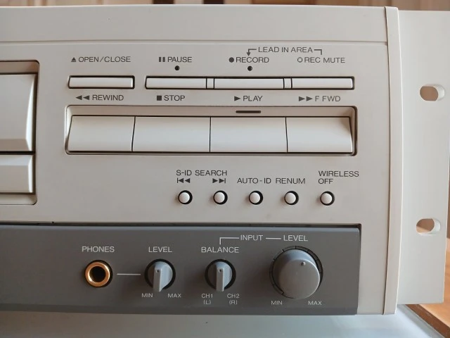 Fostex D5 Digital DAT Master Recorder