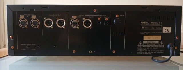 Fostex D5 Digital DAT Master Recorder