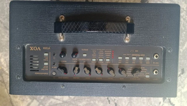 Vox VT20X Amp + Vox Footswitch Pedal