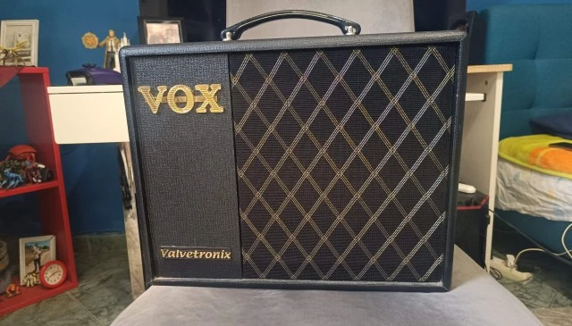 Vox VT20X Amp + Vox Footswitch Pedal