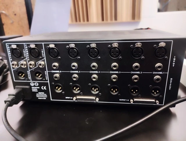 Rupert Neve Designs R6 - 500 Series Rack