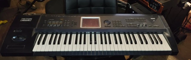 Korg triton extreme 61 moss