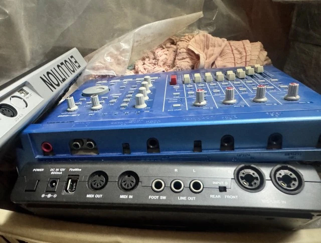NOVATION XL TASCAM US-428 + FIRE-ONE για ανταλλακτικα