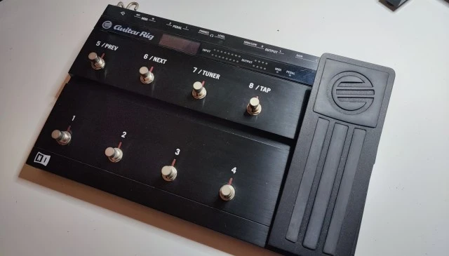 NI Rig Kontrol 3 + Guitar Rig 5 Pro