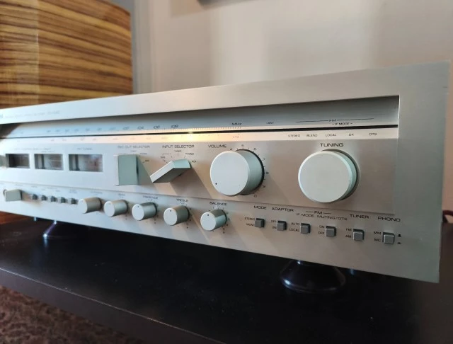 Yamaha CR-1040