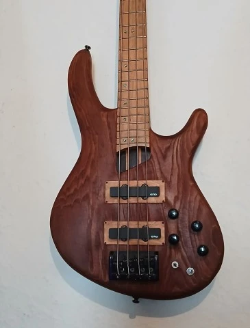 Cort B4 plus