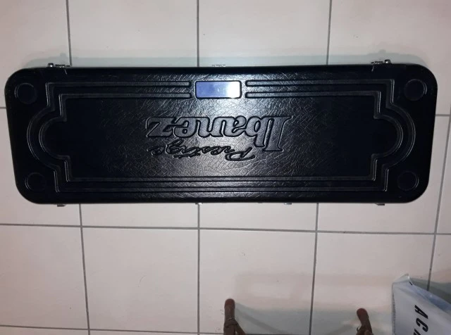 Ibanez Soundgear SR1005 EFM Prestige 5 s