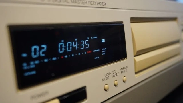 DAT Digital Audio Tape Player/Recorder