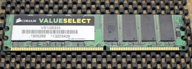 Μνήμη Corsair 1GB