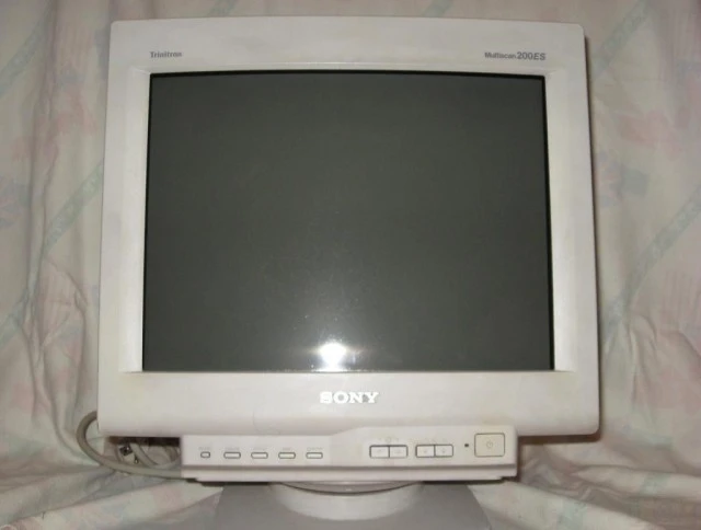 SONY CPD-200ES 17 - Χαριζεται