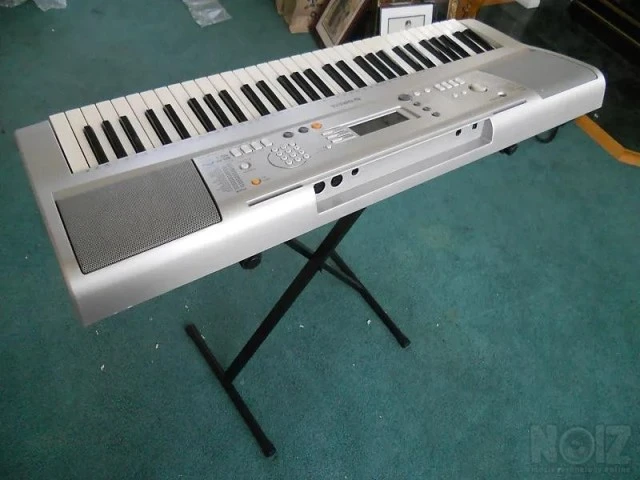 Yamaha PSR E 303 πιάνο keyboard